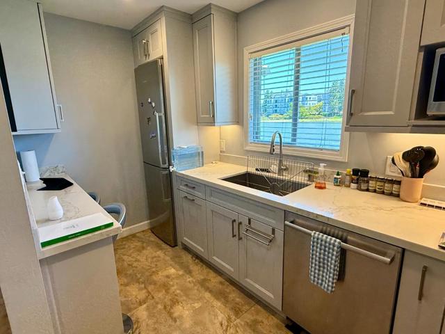1576 Marina Court, San Mateo CA: https://media.crmls.org/mediaz/f3f475fa-8347-46c6-8911-4ec336bcb8b1.jpg