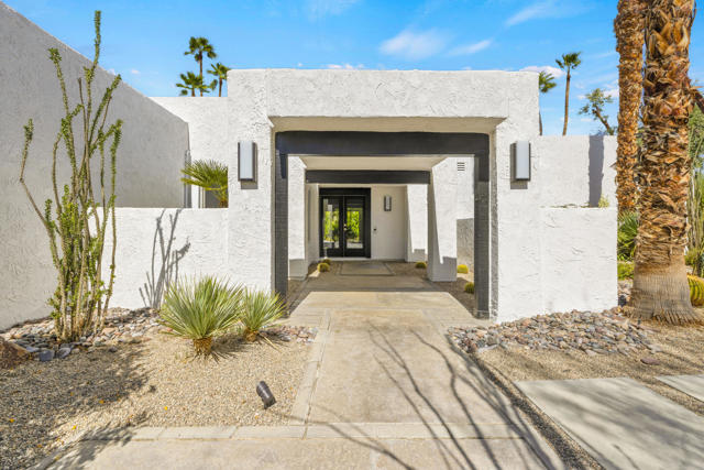 70880 Sunny Lane, Rancho Mirage CA: https://media.crmls.org/mediaz/f3f4c4bf-a743-42f8-b893-b445f762a804.jpg