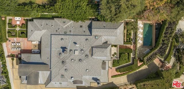 5 Bed Home for Sale in Los Angeles, California