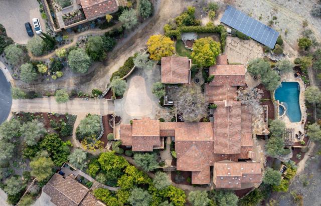 14662 Encendido, San Diego CA: https://media.crmls.org/mediaz/f3f513a4-5c49-4c9c-9ef1-4c2babc0c6c7.jpg