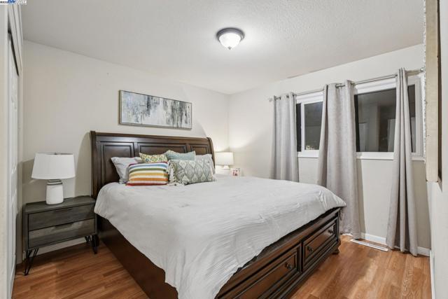 24282 Willimet Way, Hayward CA: https://media.crmls.org/mediaz/f3f54a13-8370-4822-b57c-1ce8ecef6f99.jpg