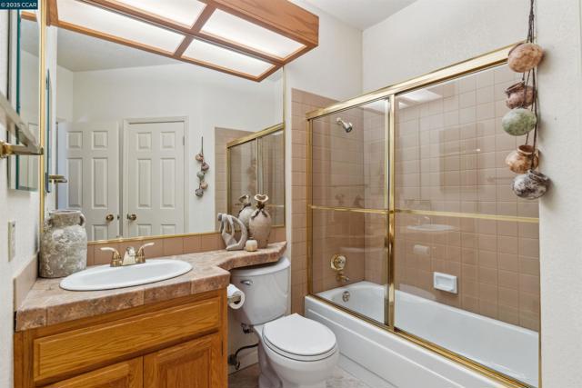 5541 Lanai Court, Discovery Bay CA: https://media.crmls.org/mediaz/f3f6152a-6083-40fe-8826-aff65eef673c.jpg