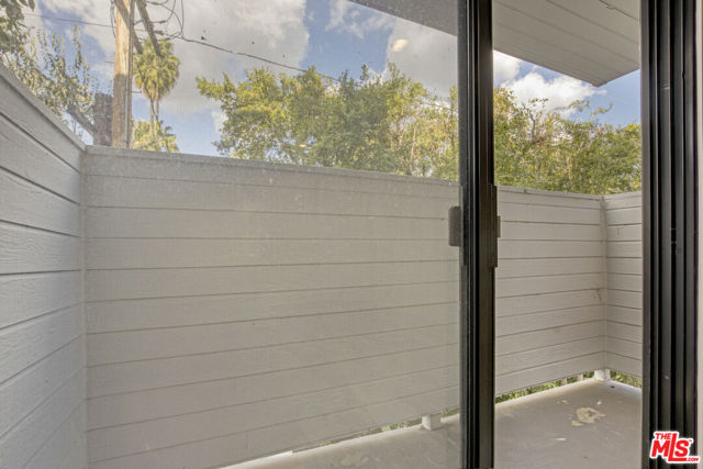 13331 Moorpark Street, Sherman Oaks CA: https://media.crmls.org/mediaz/f3f62b87-be4f-4a7b-aff6-edbd350cb5fa.jpg