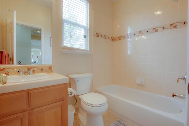 334 Paseo Gularte, San Juan Bautista CA: https://media.crmls.org/mediaz/f3f62c29-b61c-40f8-bf71-ce352ffb906e.jpg