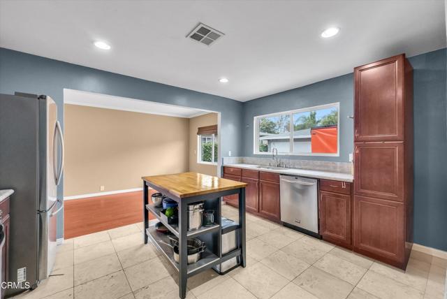 Detail Gallery Image 11 of 28 For 2031 French St, Santa Ana,  CA 92706 - 4 Beds | 2 Baths