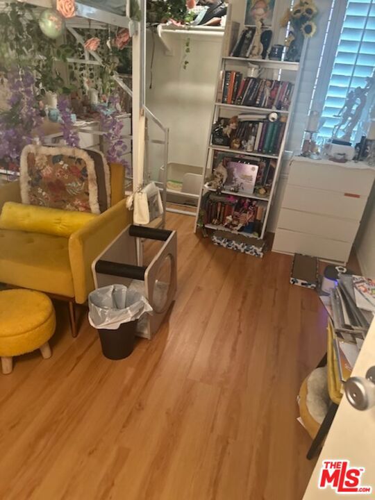 4628 Maytime Lane, Culver City CA: https://media.crmls.org/mediaz/f3f65fc6-3562-4055-b4ae-4c7818582aa5.jpg