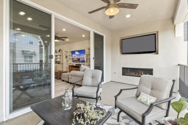 15447 Van Lodensteyn Way, San Diego CA: https://media.crmls.org/mediaz/f3f69496-ec23-4fa5-a615-80afa971a38f.jpg