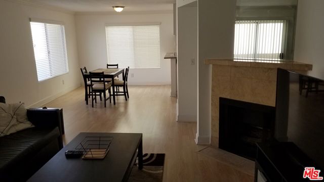 Image 2 for 7035 Woodley Ave #120, Van Nuys, CA 91406