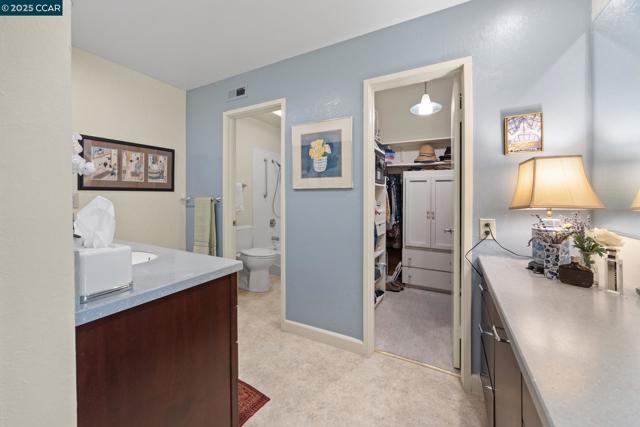 3800 Terra Granada Dr, Walnut Creek CA: https://media.crmls.org/mediaz/f3f72394-d31d-4b84-b106-7fd27c188148.jpg