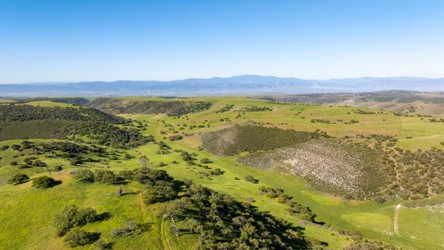 54800 Lonoak Road, King City CA: https://media.crmls.org/mediaz/f3f72b83-e713-4a19-99ac-eb866dc0dd42.jpg