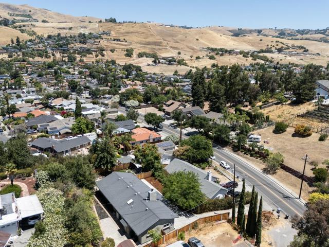 3527 Story Road, San Jose CA: https://media.crmls.org/mediaz/f3f8edc3-27ef-4c75-9cb1-5bbe5064ff2d.jpg