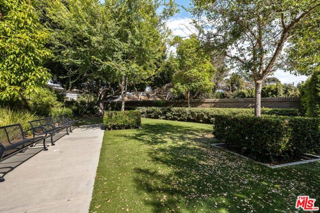 12920 Central Avenue, Hawthorne, California 90250, 2 Bedrooms Bedrooms, ,2 BathroomsBathrooms,Condominium,For Sale,Central,24426236