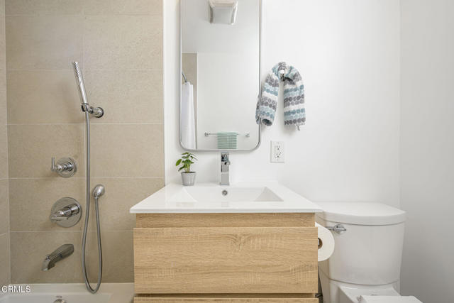 Detail Gallery Image 14 of 18 For 11118 Califa St, North Hollywood,  CA 91601 - 3 Beds | 2 Baths