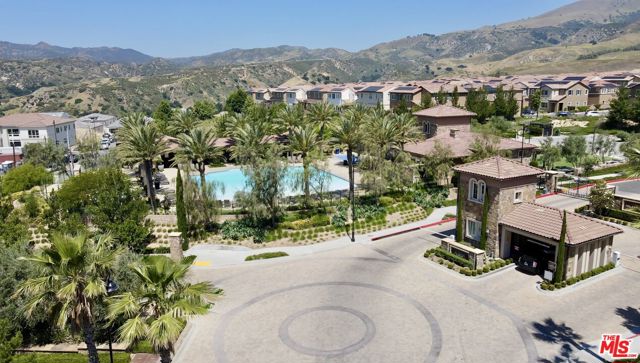20659 W Beech Circle, Porter Ranch CA: https://media.crmls.org/mediaz/f3f9f53e-3872-47d3-9230-0a9d49265cf7.jpg