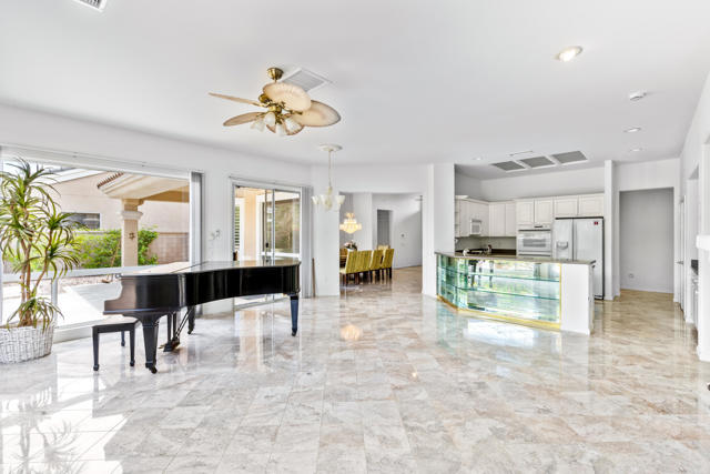 78368 Sunrise Canyon Avenue, Palm Desert CA: https://media.crmls.org/mediaz/f3fa749e-347e-4d92-862b-8cd6d68b50ab.jpg