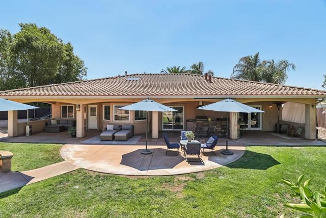 16112 Arena Drive, Ramona CA: https://media.crmls.org/mediaz/f3fc1159-4601-41f0-b827-d6492196c760.jpg