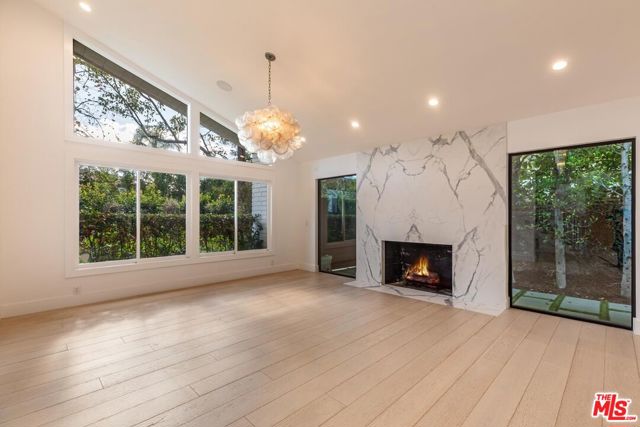 9823 Cardigan Place, Beverly Hills CA: https://media.crmls.org/mediaz/f3fc8cce-9161-44c6-8fb2-bd0aefc0190d.jpg