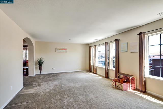 4007 Oak Knoll St, Antioch CA: https://media.crmls.org/mediaz/f3fce0c4-6082-40f6-a1e4-2650d8364baf.jpg