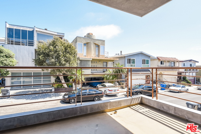 417 21ST Street, Manhattan Beach, California 90266, 3 Bedrooms Bedrooms, ,3 BathroomsBathrooms,Residential,Sold,21ST,18365354