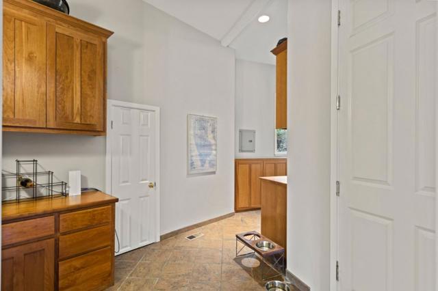 23185 Old Santa Cruz Highway, Los Gatos CA: https://media.crmls.org/mediaz/f3fde450-c123-412b-9c36-88428eca7cd2.jpg