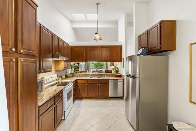 17909 Avenida Alozdra, San Diego CA: https://media.crmls.org/mediaz/f3fe595d-22e6-4067-ba49-f245307f99b7.jpg