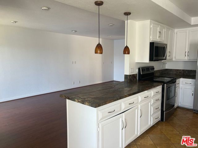 4650 Park Mirasol, Calabasas CA: https://media.crmls.org/mediaz/f3fead47-5cb0-482f-8800-ed86b8dc7d35.jpg