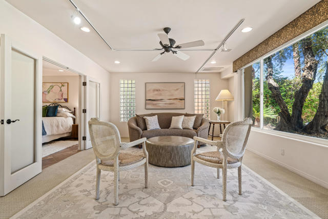 835 N Avenida Palmas, Palm Springs, CA 92262