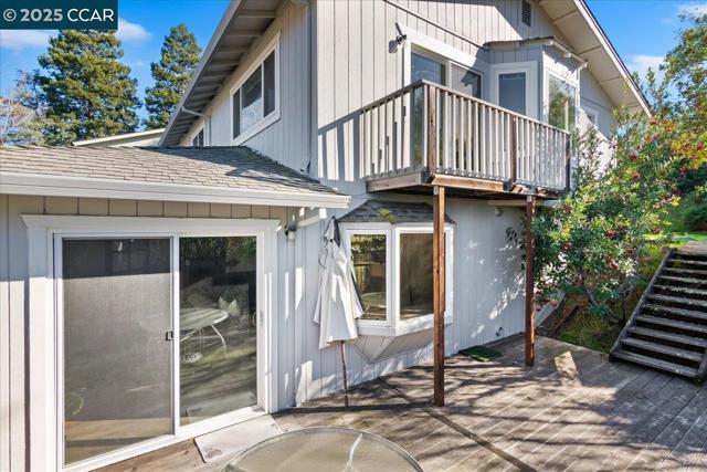 207 Midway Dr, Martinez CA: https://media.crmls.org/mediaz/f4000201-a195-4ccb-9d1a-e0231ec3ab43.jpg