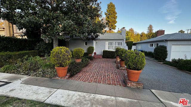 314 N Bowling Green Way, Los Angeles, CA 90049