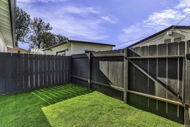 Detail Gallery Image 2 of 25 For 2031 E Ave, National City,  CA 91950 - 3 Beds | 2 Baths