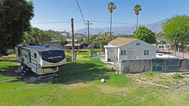 81514 Avenue 50, Indio CA: https://media.crmls.org/mediaz/f4016b76-f357-4963-99e5-2854e1057c82.jpg