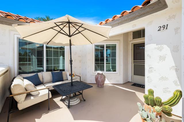 291 Vista Royale W Circle, Palm Desert CA: https://media.crmls.org/mediaz/f401a2d5-6861-4c65-a6dd-563d506a6df6.jpg