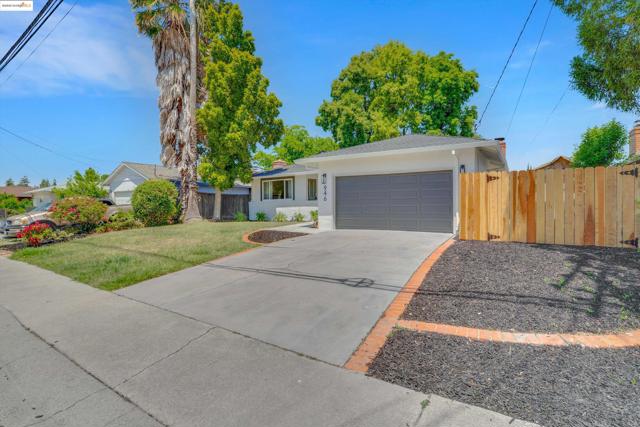 946 Notre Dame Ave, Concord CA: https://media.crmls.org/mediaz/f401f745-c01c-489d-bfe7-de5bcc09631a.jpg