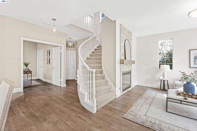 47 Summer Hill Court, Danville CA: https://media.crmls.org/mediaz/f40311e4-b431-46c4-8c5b-d65df7268c70.jpg