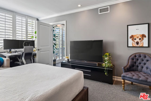 1 Bed Home for Sale in Los Angeles, California