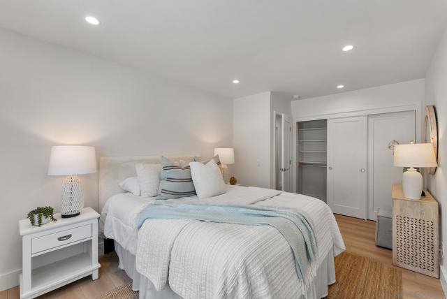 5576 Chelsea Ave, La Jolla CA: https://media.crmls.org/mediaz/f403639b-3929-4137-99d7-563e5d820e3f.jpg