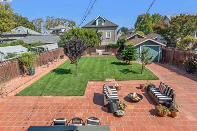 Image 15 of 52 For 2061 Buena Vista Ave.