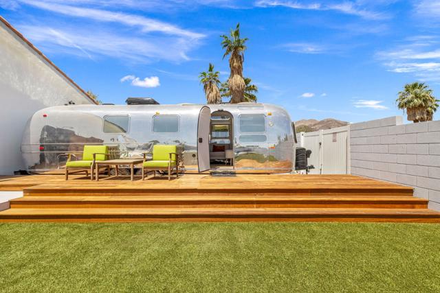 73298 Buckboard Trail, Palm Desert CA: https://media.crmls.org/mediaz/f403ee14-98fe-40bd-95d7-63cf1ef38481.jpg