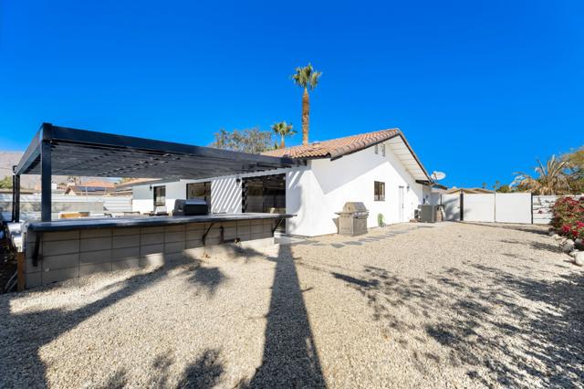 2171 E Francis Drive, Palm Springs CA: https://media.crmls.org/mediaz/f4041456-60b7-42b3-8f77-8655d39f378e.jpg