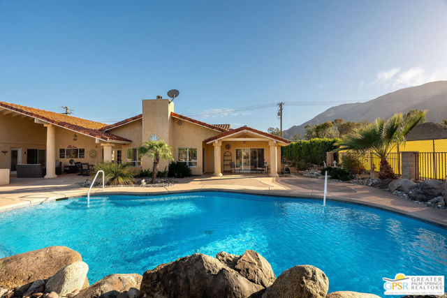 600 W Via Escuela, Palm Springs, CA 92262
