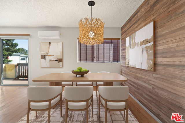 5950 Buckingham, Culver City CA: https://media.crmls.org/mediaz/f404d533-8063-487b-9993-fe5e39528a14.jpg