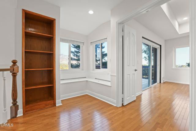Detail Gallery Image 32 of 68 For 920 Glen Oaks Bld, Pasadena,  CA 91105 - 3 Beds | 3/1 Baths