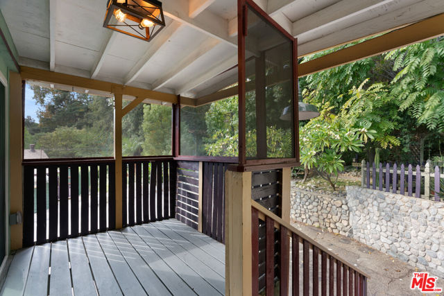 483 Sturtevant Drive, Sierra Madre CA: https://media.crmls.org/mediaz/f405a567-e290-44b2-b019-f94cd44342d6.jpg