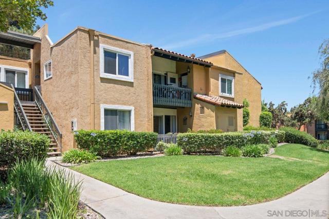 17105 W Bernardo Dr, San Diego CA: https://media.crmls.org/mediaz/f405c005-6984-4539-bce2-54923fdabd55.jpg