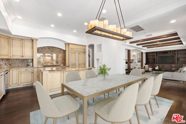 16718 Via Pacifica, Pacific Palisades CA: https://media.crmls.org/mediaz/f405c2f8-0dba-4549-a6bd-695365308a83.jpg