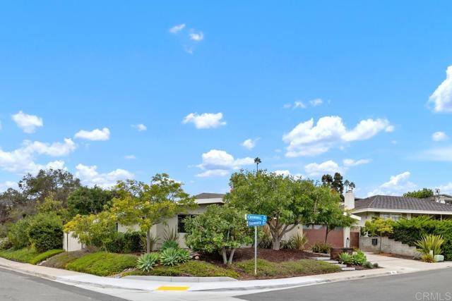 2104 Crownhill Road, San Diego CA: https://media.crmls.org/mediaz/f406a7c8-fd84-4535-8cfa-cc0136c127cf.jpg