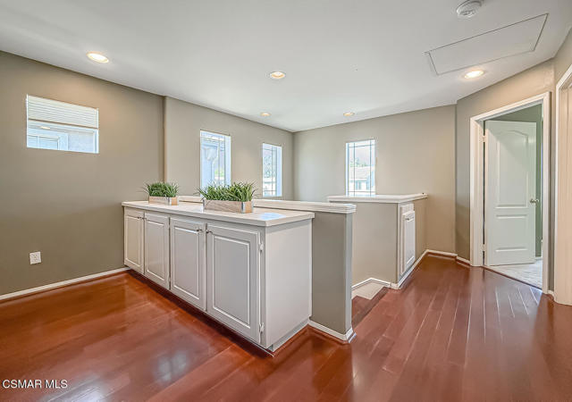 2511 Aurora Lane, Simi Valley CA: https://media.crmls.org/mediaz/f4073c75-1715-461e-ab5c-d114e5839561.jpg