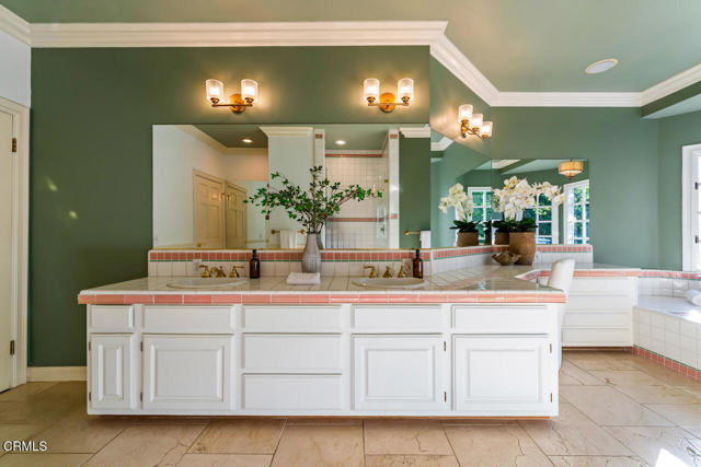 Detail Gallery Image 25 of 62 For 427 Long Canyon Rd, Bradbury,  CA 91008 - 5 Beds | 5/1 Baths