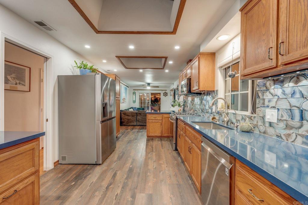251 Redwood Avenue