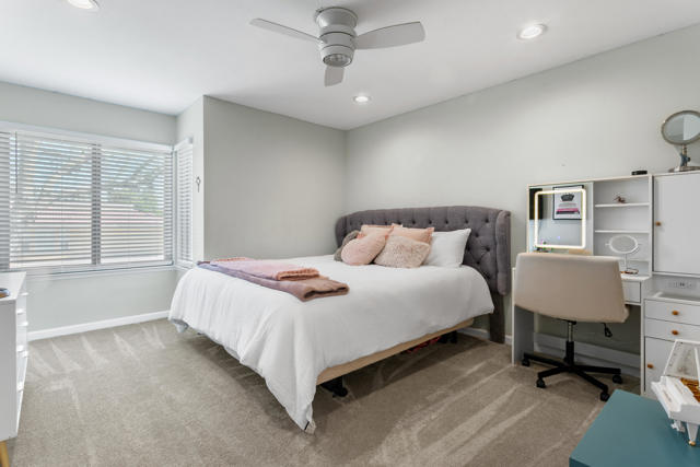 Image 31 of 68 For 72915 Deer Grass Drive